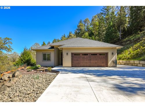 225 Summit Ridge Ln, Roseburg, OR, 97471-8279 | Card Image