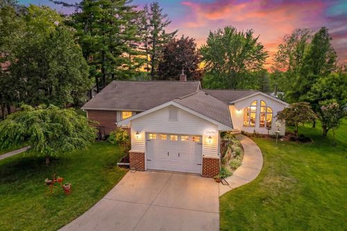 N971 River Drive, Menominee, MI, 49858 | Card Image
