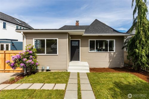 5246 21st Ave Sw, Seattle, WA, 98106-1355 | Card Image