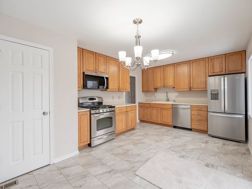 1200 Nippert Dr, Streamwood, IL, 60107-3041 | Card Image