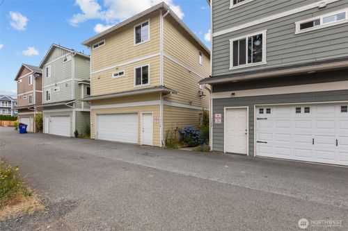 18-1118 Chestnut Ct, Everett, WA, 98201-2668 | Card Image