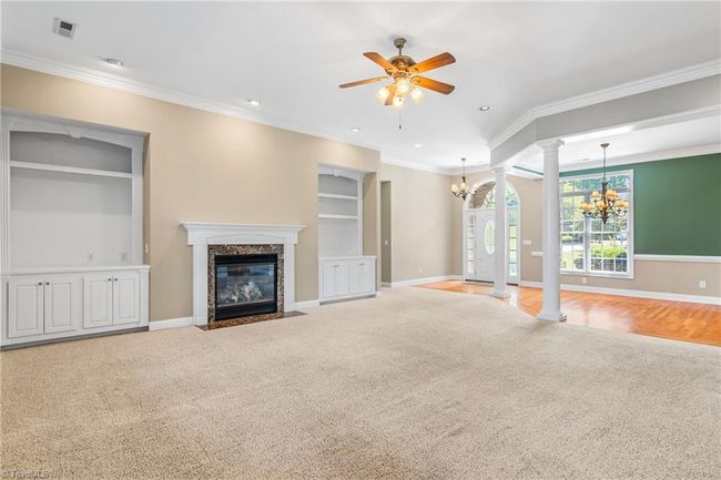 Living Room | Image 18