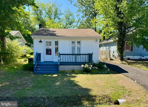 124 10th St, Colonial Beach, VA, 22443-1504 | Card Image