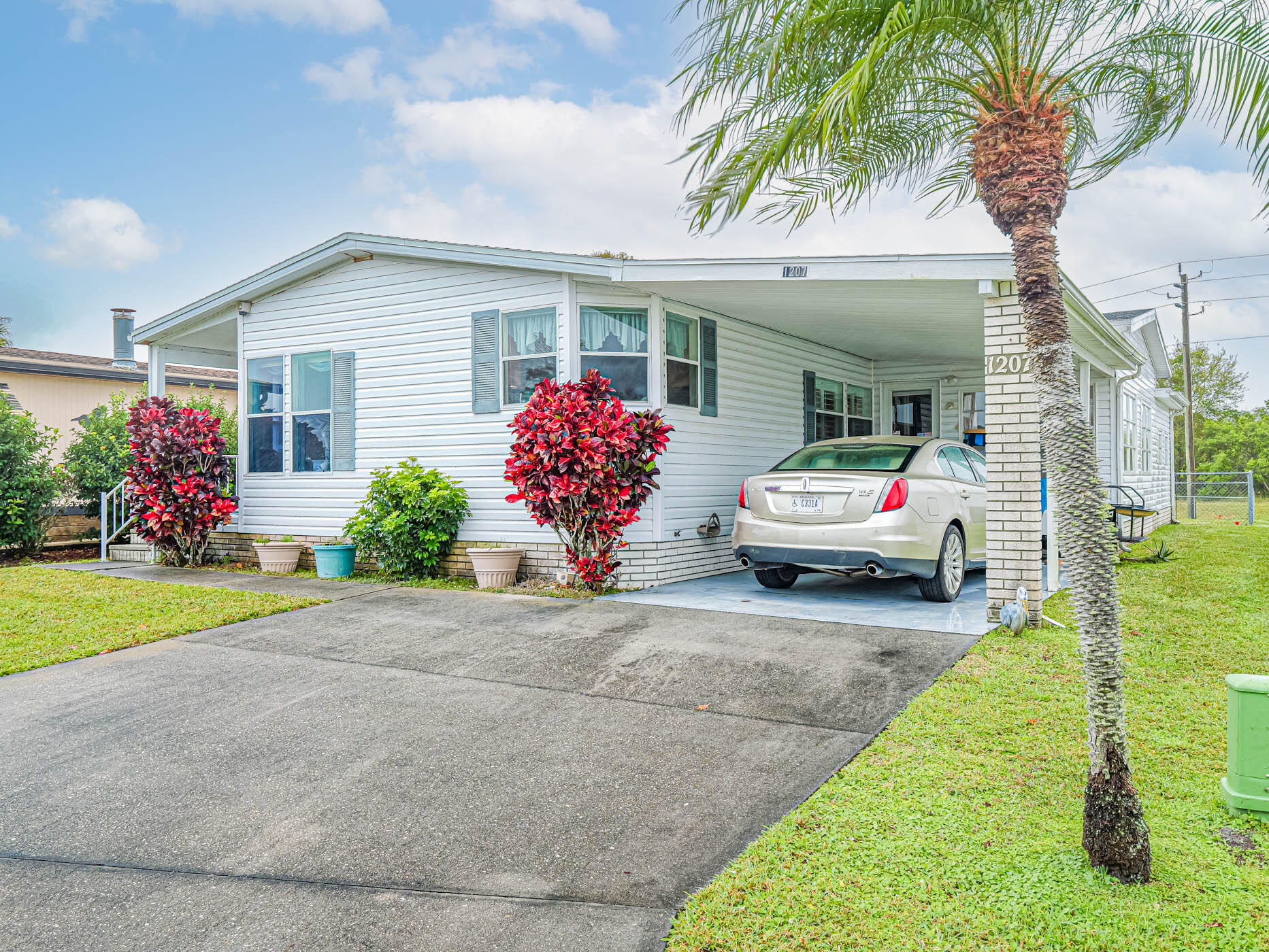 Apache Dr, Sebastian, FL 32976