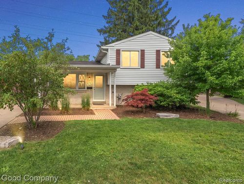 3026 Linwood Ct, Royal Oak, MI, 48073-3020 | Card Image