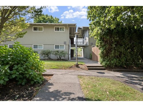 2046 W 14th Pl, Eugene, OR, 97402-3407 | Card Image