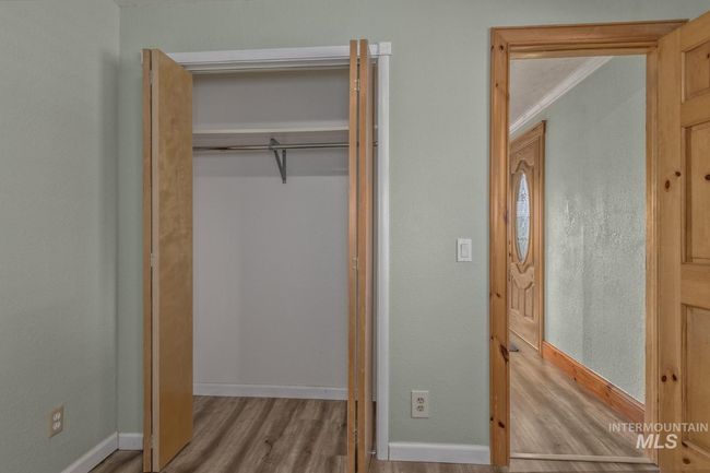 2445 Orchard Rd, House other with 4 bedrooms, 3 bathrooms and 4 parking in Council ID | Image 20