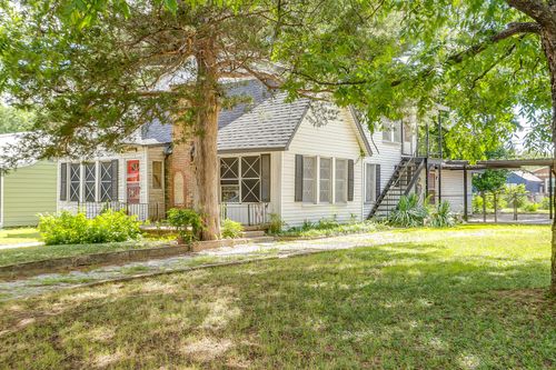 1329 Clarence St, Haltom City, TX, 76117-5804 | Card Image
