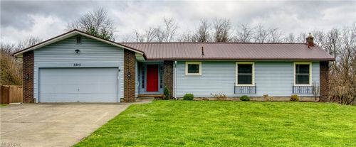5200 Donner Dr, New Franklin, OH, 44216-9753 | Card Image