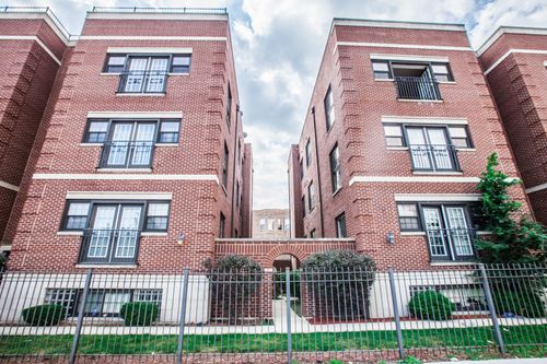 3w-543 E 43rd St, Chicago, IL, 60653-4849 | Card Image