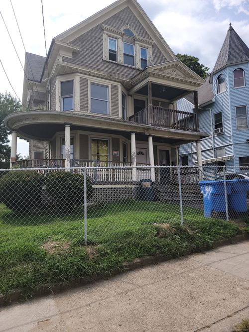 apt-2-237 Willow St, Waterbury, CT, 06710-1991 | Card Image