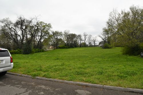 1409 Jones Ave, Nashville, TN, 37207-5556 | Card Image