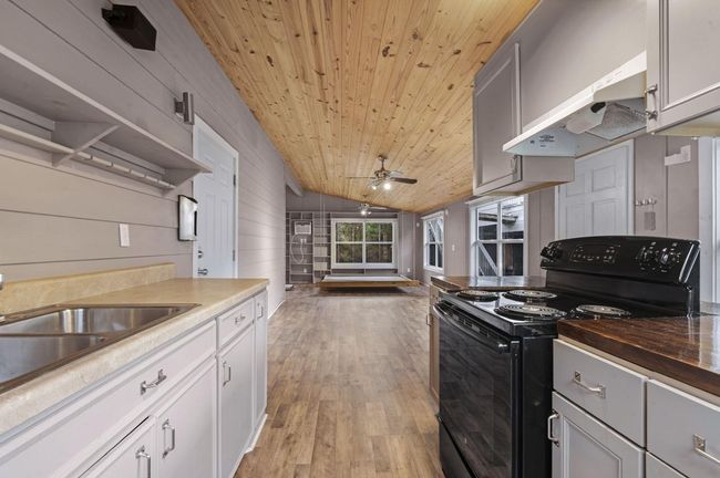 225 County Road 3360, House other with 1 bedrooms, 1 bathrooms and 5 parking in San Augustine TX | Image 5