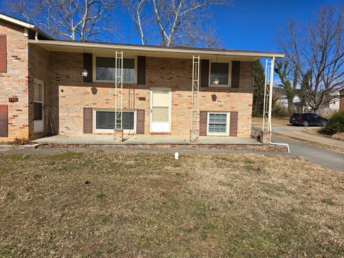 1621 Narcissus St, Salem, VA, 24153-2421 | Card Image