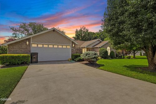 260 Lexington Pl, Sevierville, TN, 37862-4420 | Card Image