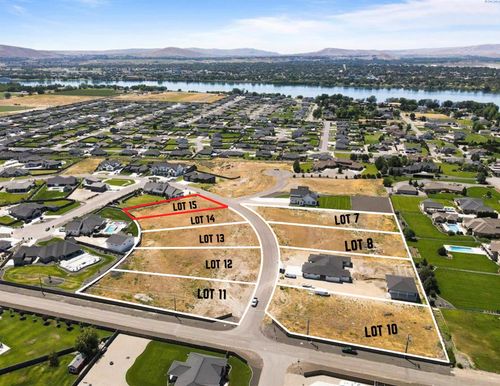 15-7001 (Lot 15) Eagle Crest Dr, Pasco, WA, 99301-6194 | Card Image
