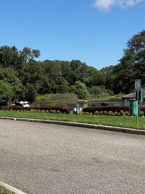68 Artist Lake Dr, Middle Island, NY, 11953-2307 | Card Image