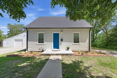 310 N Park Ave, Valley Center, KS, 67147-2557 | Card Image