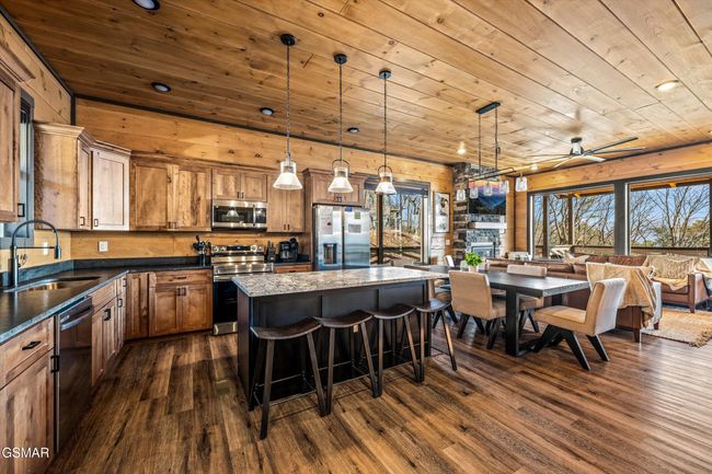 1852 Mountain Ash Way, House other with 5 bedrooms, 6 bathrooms and null parking in Sevierville TN | Image 5