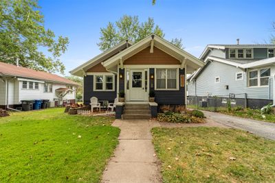 1533 Thompson Avenue, Home with 3 bedrooms, 1 bathrooms and null parking in Des Moines IA | Image 1