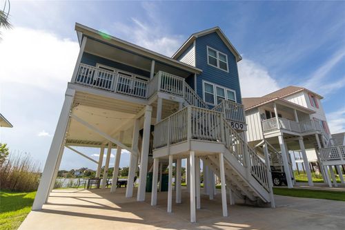 809 Todville Rd, Seabrook, TX, 77586-3911 | Card Image