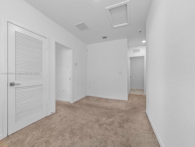 619 Ne 5 Th St, House other with 5 bedrooms, 3 bathrooms and null parking in Florida City FL | Image 19