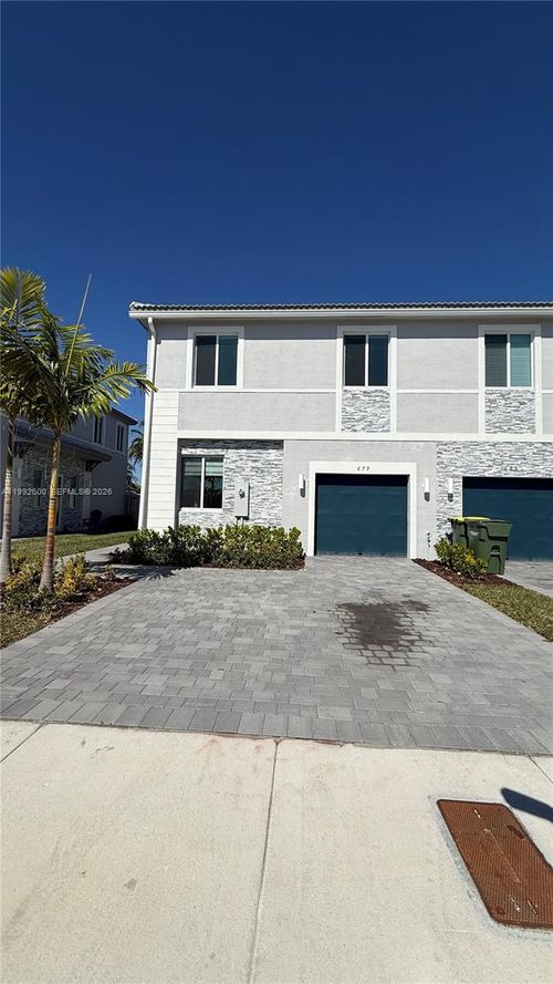 679 Se 13th Street Cir, Homestead, FL, 33034-3464 | Card Image