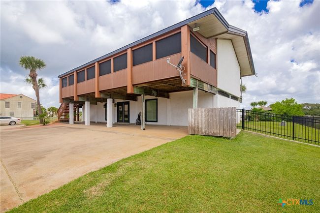 2133 W Maple St, House other with 4 bedrooms, 5 bathrooms and null parking in Port O Connor TX | Image 45