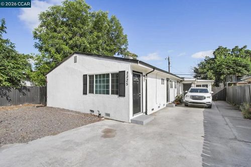 2225 E Myrtle St, Stockton, CA, 95205-5042 | Card Image