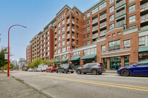 417-221 Union Street, Vancouver, BC, V6A0B4 | Card Image