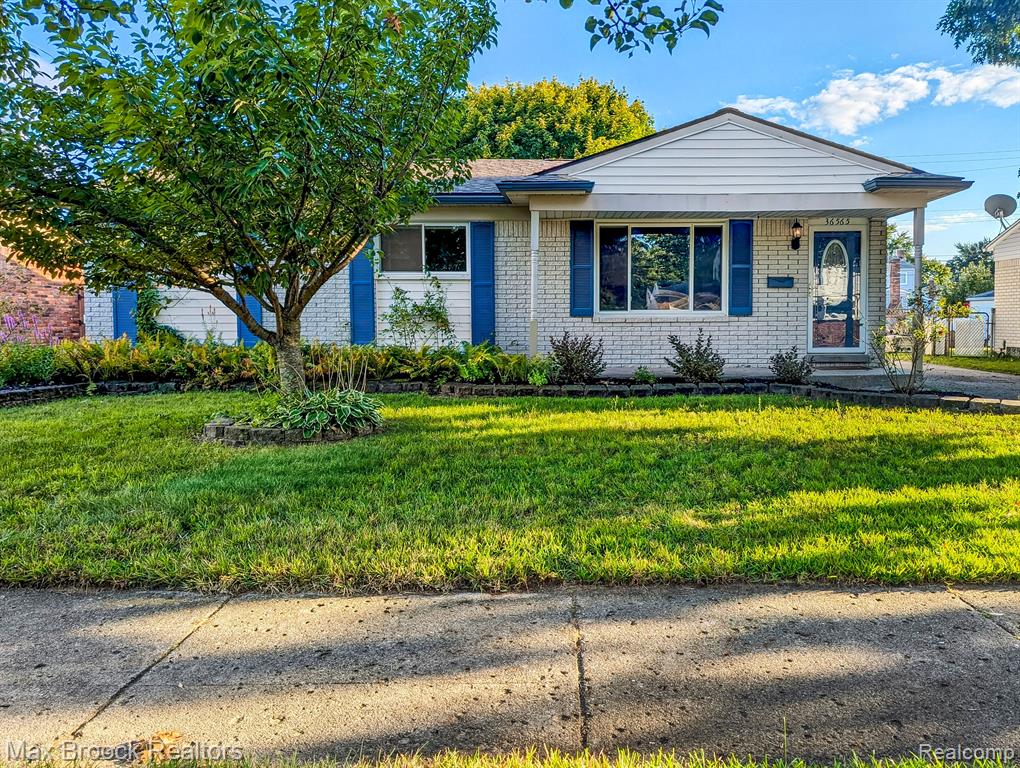 Avondale St, Westland, MI 48186