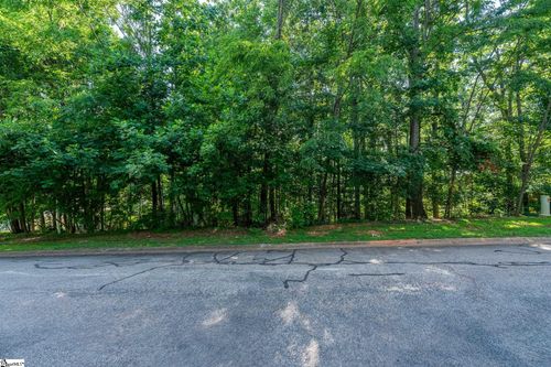 14 Valley Crest Ct, Travelers Rest, SC, 29690-7205 | Card Image