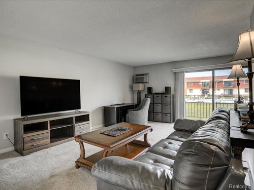 2-1900 River Rd, Marysville, MI, 48040-1854 | Card Image