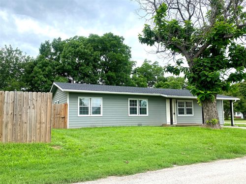 102 S Oak St, Paradise, TX, 76073-2714 | Card Image
