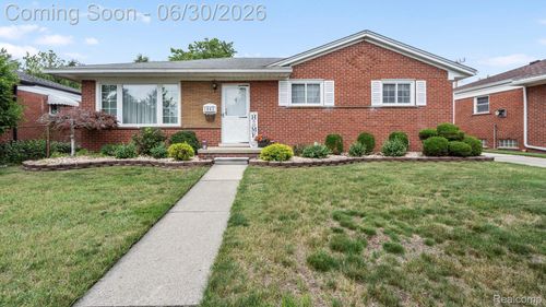 1862 Lakeview St, Trenton, MI, 48183-5502 | Card Image