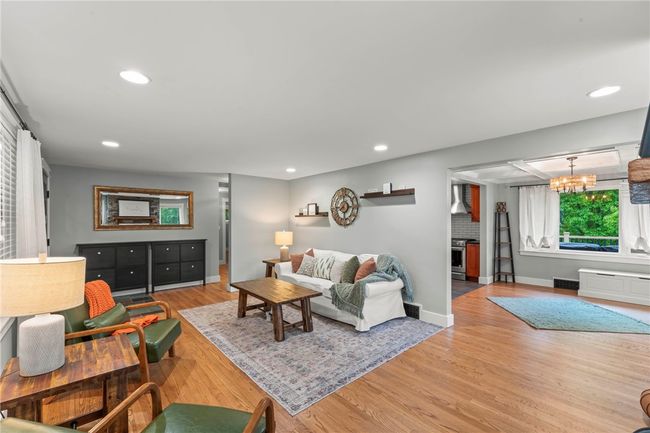 857 E Mcmurray Rd, House other with 3 bedrooms, 3 bathrooms and 2 parking in Peters Twp PA | Image 10