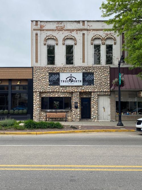 217 S Lafayette St, Greenville, MI, 48838-1935 | Card Image