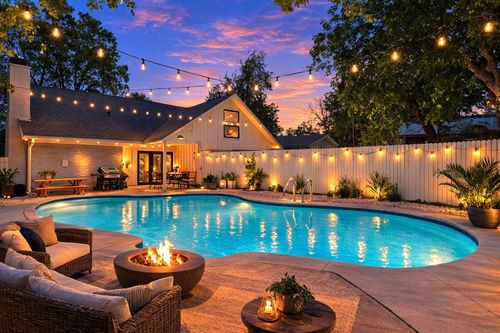 742 Austrian Rd, Grand Prairie, TX, 75050-2329 | Card Image