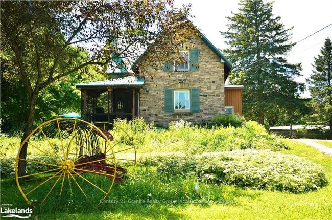 9717 Highway 118, House other with 2 bedrooms, 2 bathrooms and 8 parking in Algonquin Highlands ON | Image 40