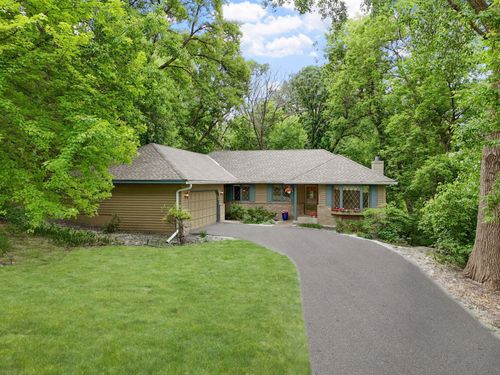 1527 Clarendon Dr, Wayzata, MN, 55391-2104 | Card Image