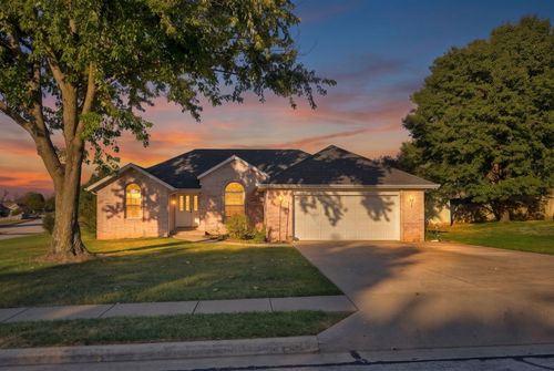 501 Sarah Ct, Willard, MO, 65781-8183 | Card Image
