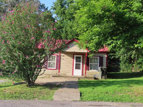910 17th Ave E, Springfield, TN, 37172-3802 | Card Image