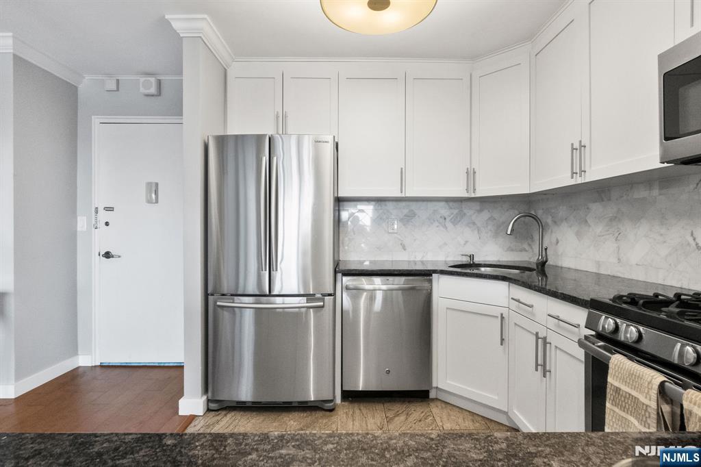 Residential in Fort Lee 3