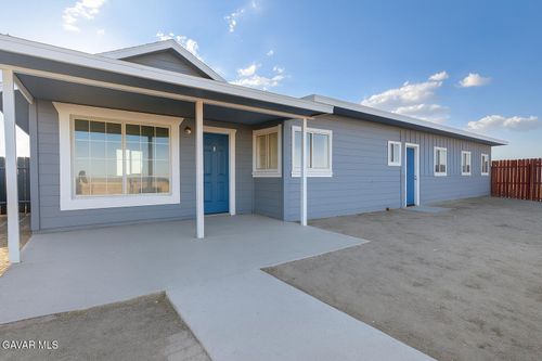 8445 Gaskell Rd, Rosamond, CA, 93560-7027 | Card Image