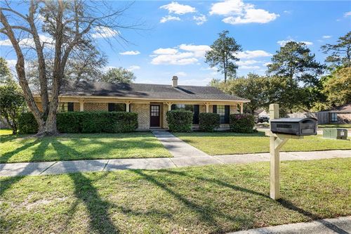 711 S Lake Verret Ct, Slidell, LA, 70461-3905 | Card Image