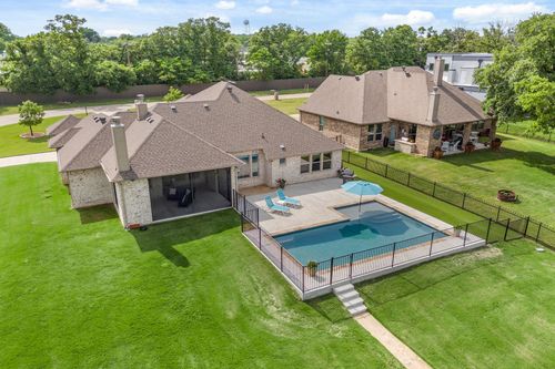 1624 Laguna W, Azle, TX, 76020 | Card Image