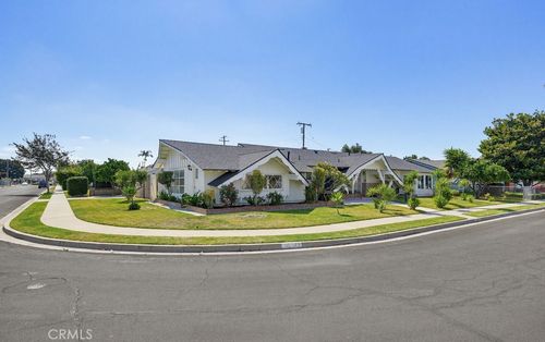 8334 Mars Dr, Buena Park, CA, 90620-3340 | Card Image