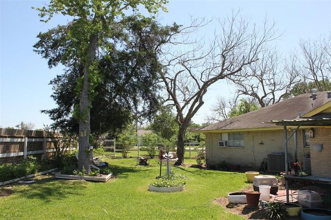 206 Riverside St, House other with 3 bedrooms, 3 bathrooms and null parking in Highlands TX | Image 33