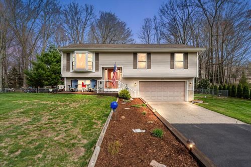 275 Bay Haven Ave, Holland, MI, 49424-2422 | Card Image