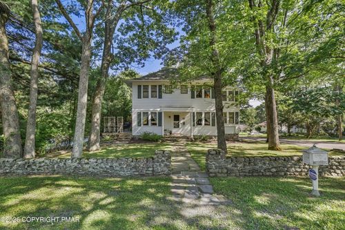 55 Center Ave, Mount Pocono, PA, 18344-1653 | Card Image